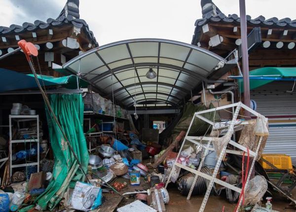 韩国8月以来暴雨已致30人死亡