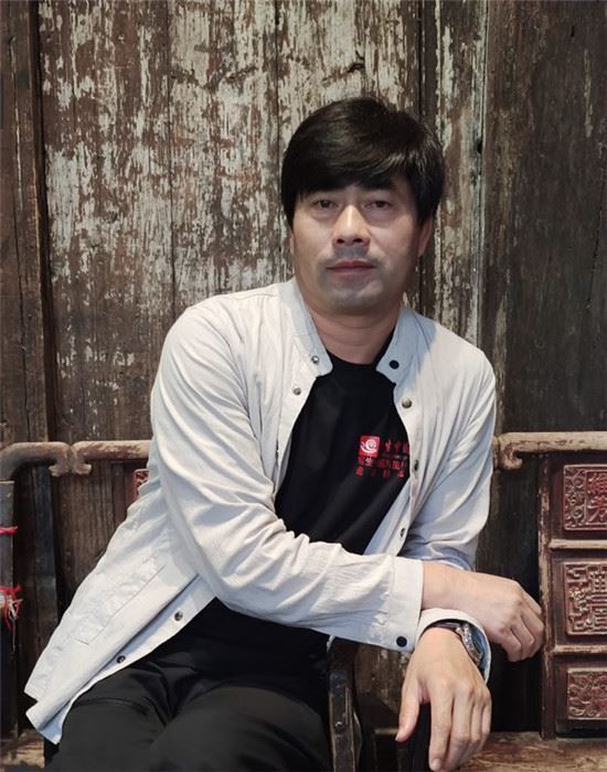 自在·自由一记许玉华的绘画艺术