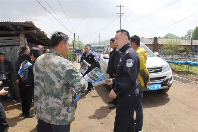 “完达山一号”野生东北虎出没 当地警企紧急提醒