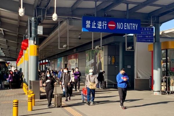 9月15日起，内地和澳门居民可免隔离赴港