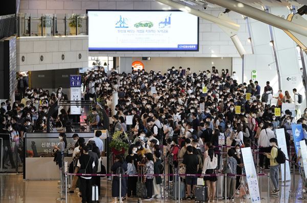 韩国新增新冠肺炎确诊病例2434例