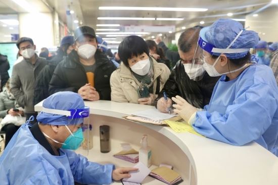 China optimizes medical insurance to ease financial burden of COVID-19 patients
