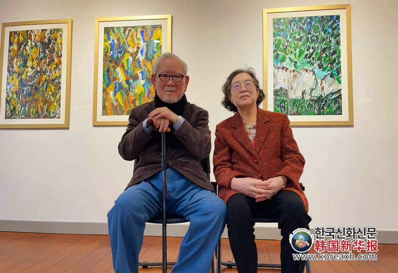 88岁高龄韩国画家金成烈个人画展在釜山成功举办