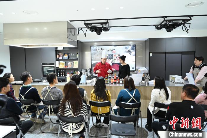 首尔中国文化中心举办“品味中国”中餐体验教学活动