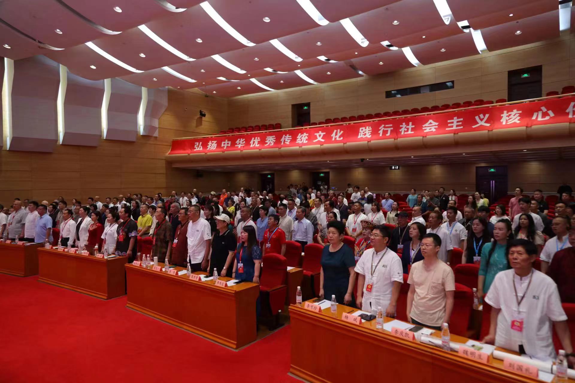 传统易医学者陈革先生又获殊荣
