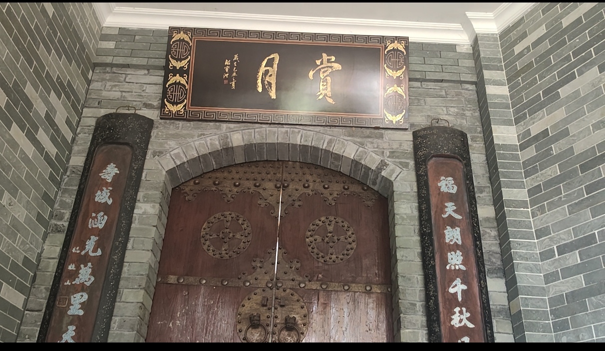 海外华文媒体记者走进东莞明月居 惊叹东莞传统早茶古文化底蕴