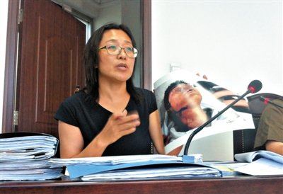 北京地铁坠亡大学生母亲诉区政府 尸检被指荒谬