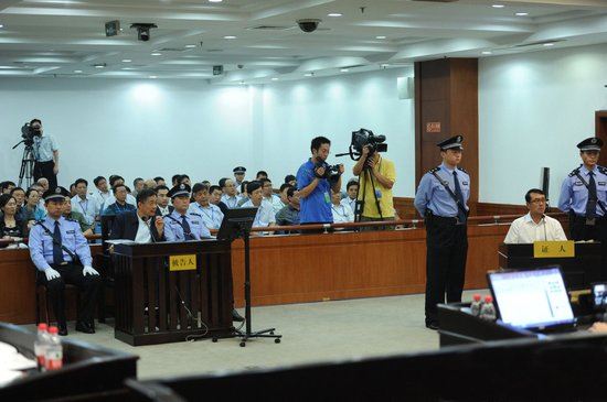 新华社刊发薄熙来受贿贪污滥用职权案庭审纪实