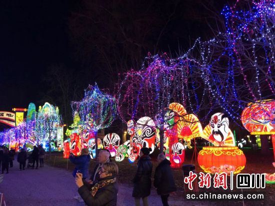 自贡彩灯点亮法国盖亚克 中国（四川）大熊猫文旅周精彩登