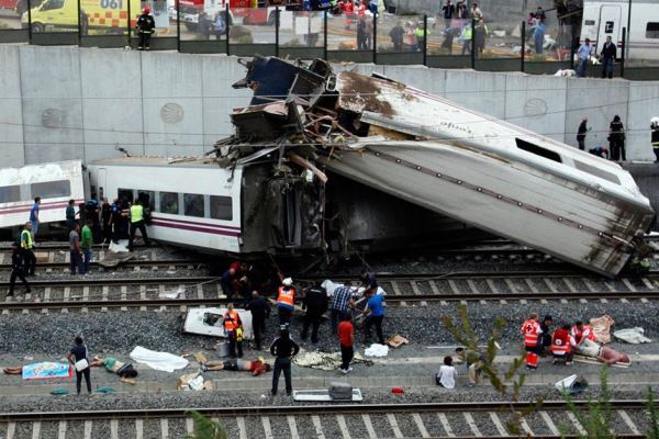 西班牙发生列车脱轨 死亡人数升至69人