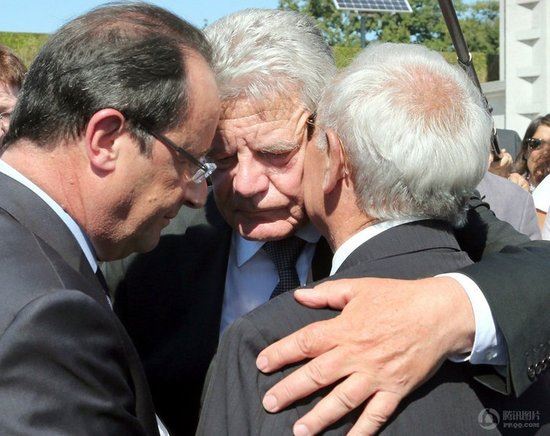 德国总统高克拜访法国二战纳粹屠杀遗址村