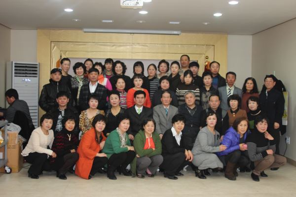 在韩吉林省同乡会举行优秀模范妇女先进表彰大会