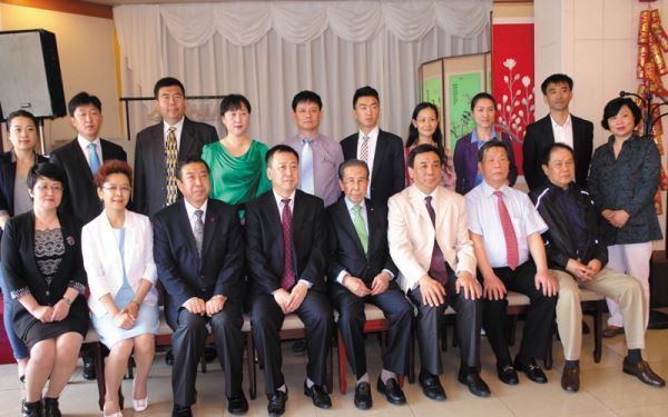 台湾民主自治同盟中央委员会访韩