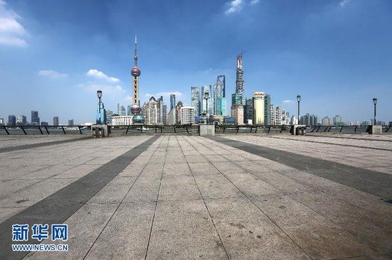 上海今日最高温40.2℃ 外滩难觅游客踪影