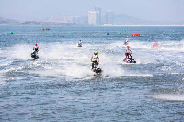 世界水上摩托锦标赛在青岛举办
