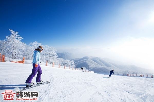 江原道凤凰城度假村滑雪场2013年冬第一个开放营业