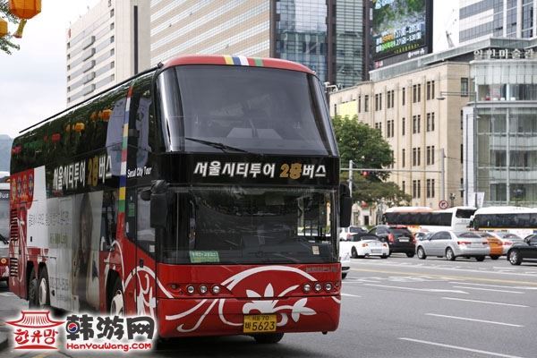 首尔市观光巴士中的“清溪川-古宫路线”改为“全景路线”