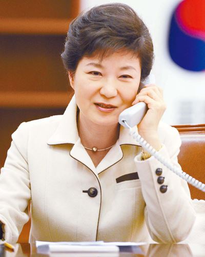 韩总统不进行会餐•酒宴对话 而是进行“电话政治”