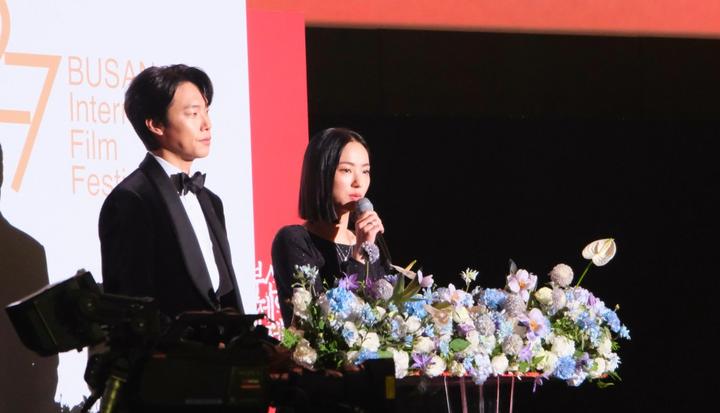 第27届釜山国际电影节在韩举行 在韩同胞赵敏耕等应邀出席开幕式