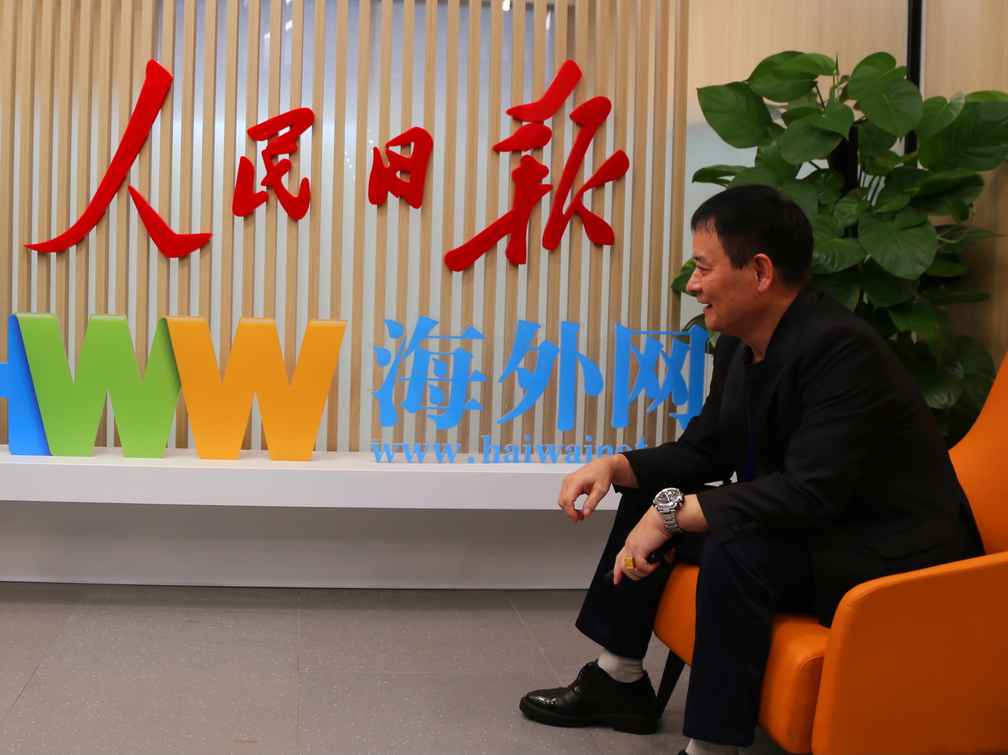 曹明权博士: 新时代下人民日报海外网与世界华文媒体融合发展的探索与实践