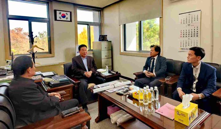 韩国前议员、现任大韩民国宪政会运营委员会议长金东周：谈促进韩中友好关系的重要性