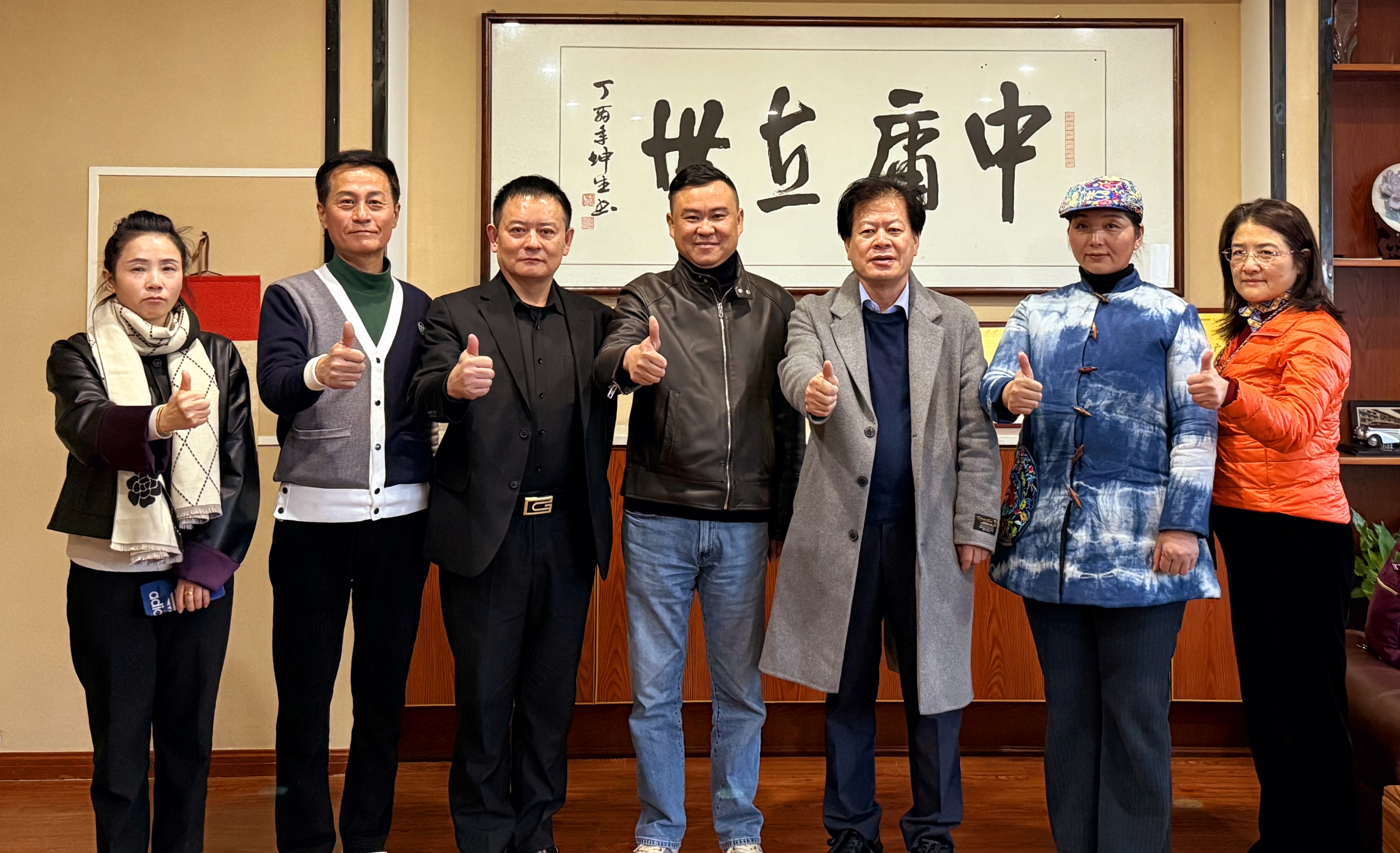 旅韩侨团侨社代表联手媒体记者共同探秘张家界仙境：百龙天梯启航 魅力湘西画卷徐徐展开