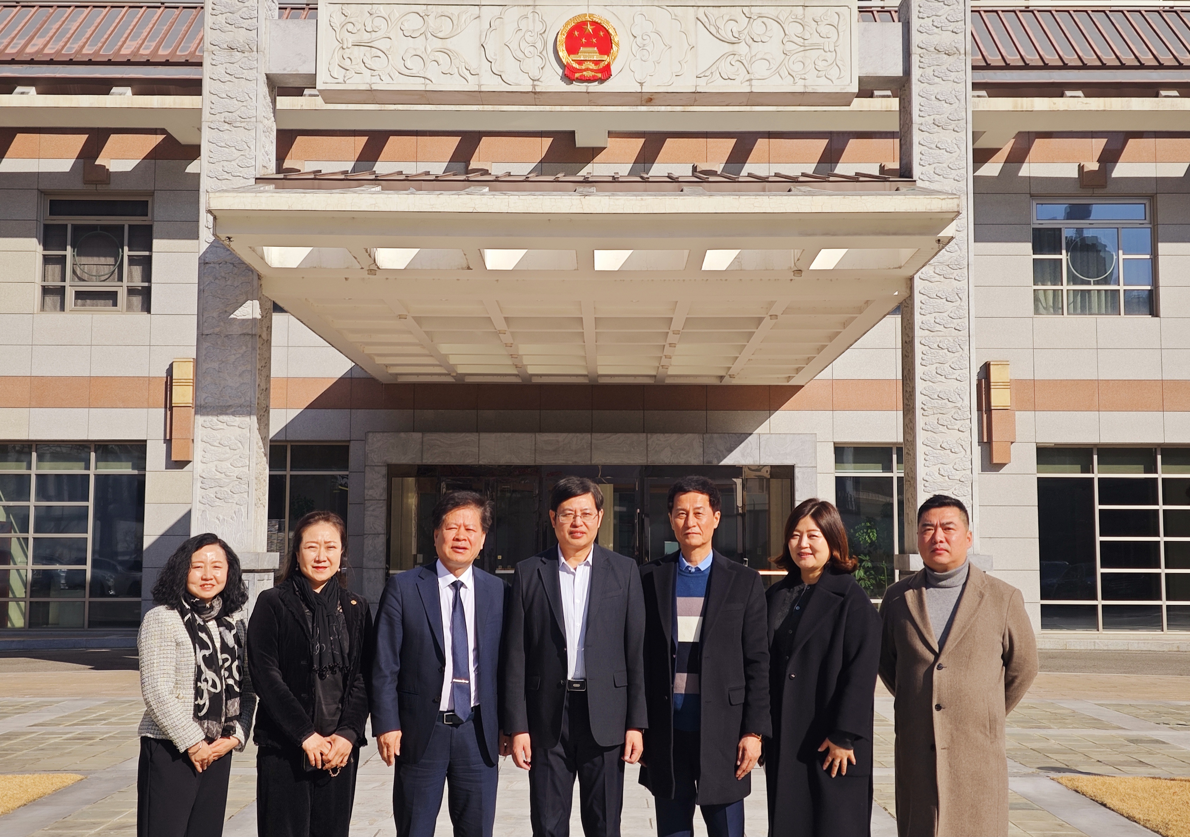 韩国海南总商会访问中国驻韩国大使馆公参兼总领事钟洪糯