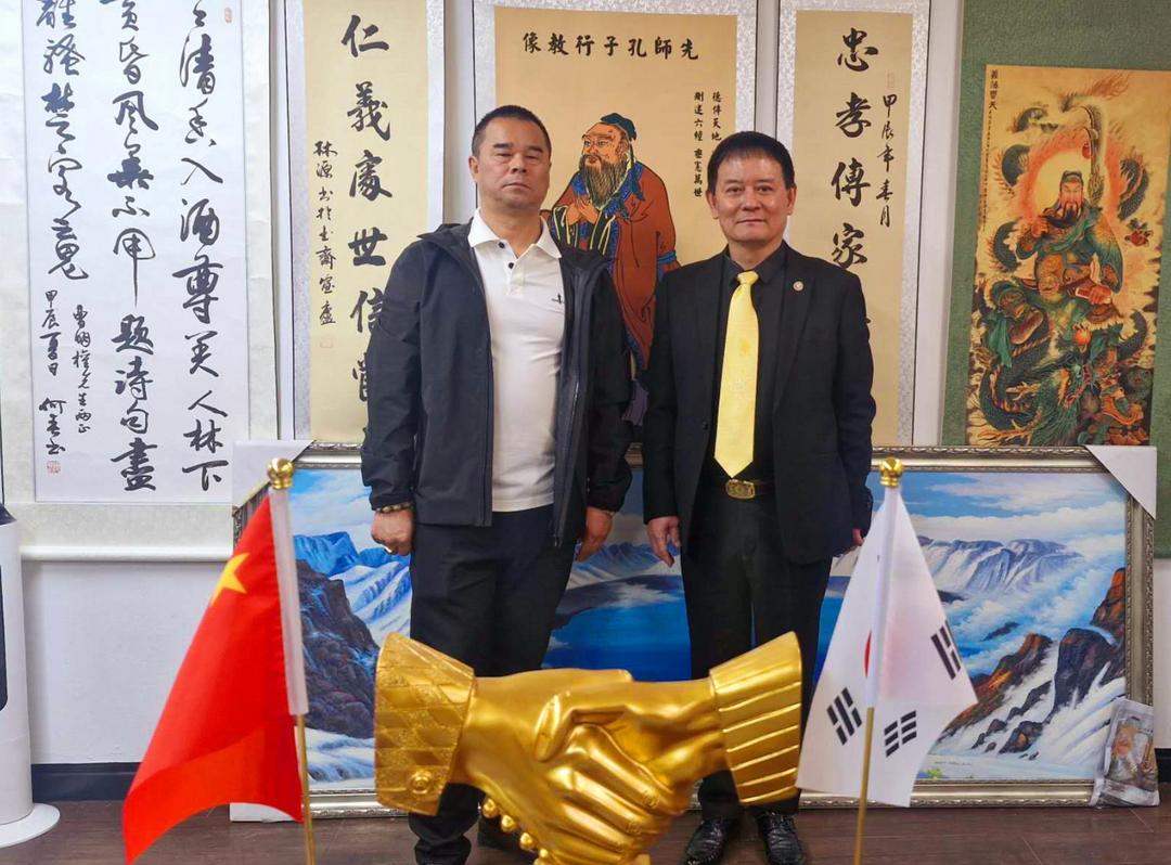 中国鸡西爱心知名企业家迟凤军访问韩国新华报社 共商韩中民间商贸合作