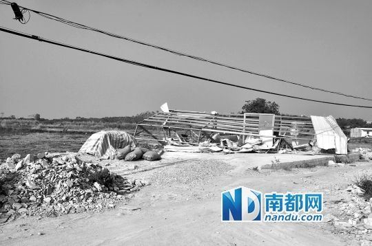 村中被捣毁的制毒工棚。