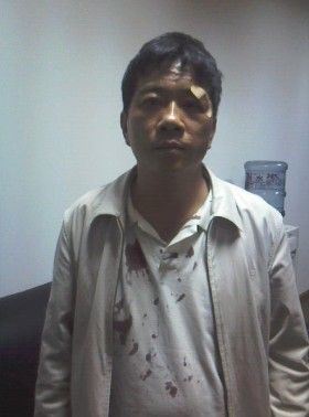 图:胡国忠在2008年5月21晚的留影 图:胡国忠在2008年5月21晚的留影
