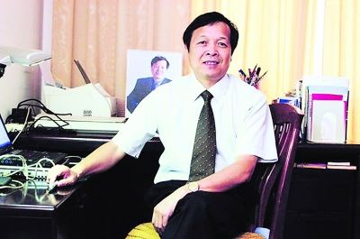 中南财经政法大学会计系知名教授、博士生导师许家林。（资料图片）