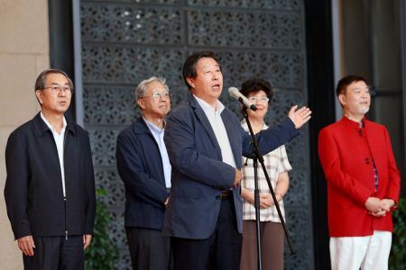 “抱华追梦——何水法花鸟画展”在中国国家博物馆隆重开幕 “抱华追梦——何水法花鸟画展”在中国国家博物馆隆重开幕