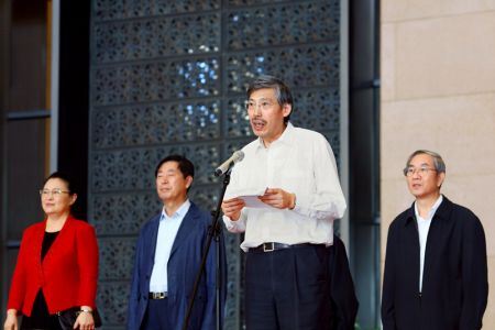 浙江省文联党组书记田宇原在开幕式上致辞 中新社发 王保胜 摄 浙江省文联党组书记田宇原在开幕式上致辞 中新社发 王保胜 摄