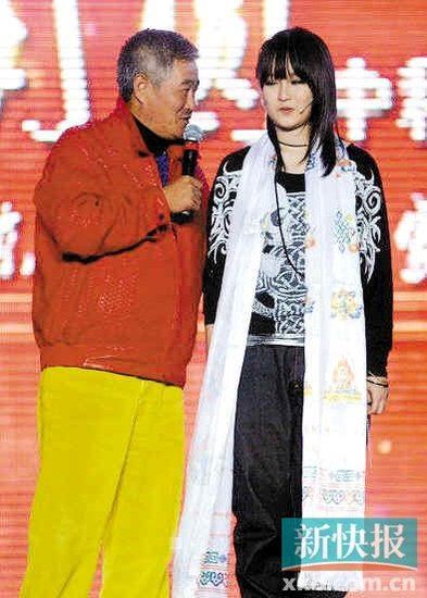 赵本山女儿正式进军娱乐圈 将与潘长江女儿比拼