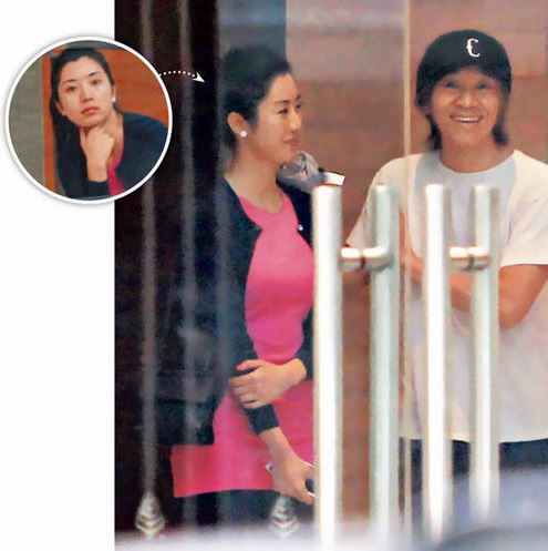 周星驰酒店约会大胸女 媒体曝难舍旧爱理财手法