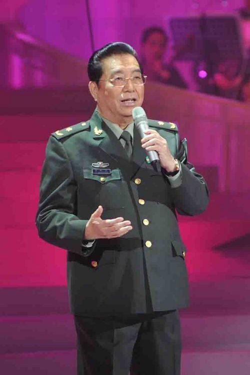 揭秘李双江母子情：母亲写词儿子唱(组图)