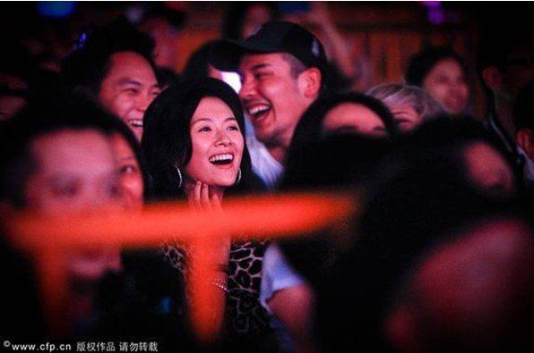 汪峰三招搞定章子怡:牌技好教音乐敢表白