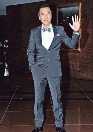 “吸金王”甄子丹年入过亿 称全数上交老婆
