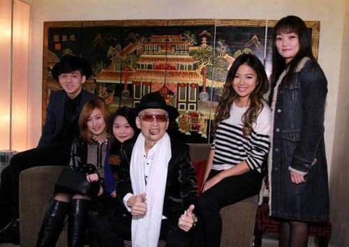 高凌风患癌唇肿发紫吐血块 21岁女儿首次见爹