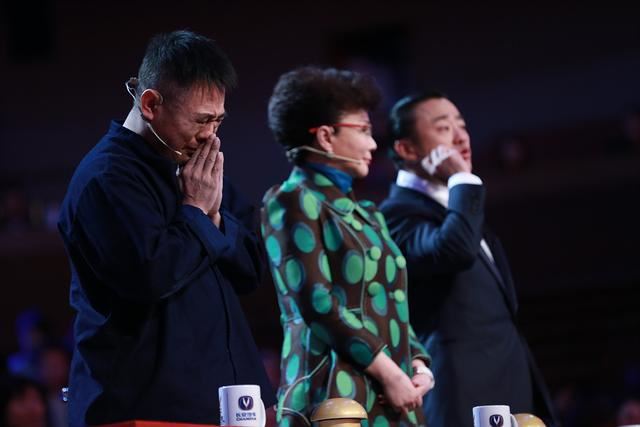 《出彩中国人》今晚首播 李连杰爆情史蔡明泪崩