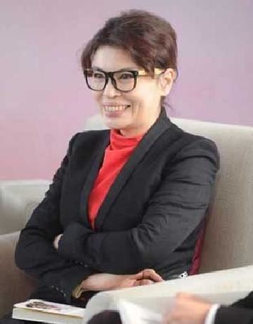 李瑞英揭央视主播团队管理：迟到可遭停播处罚