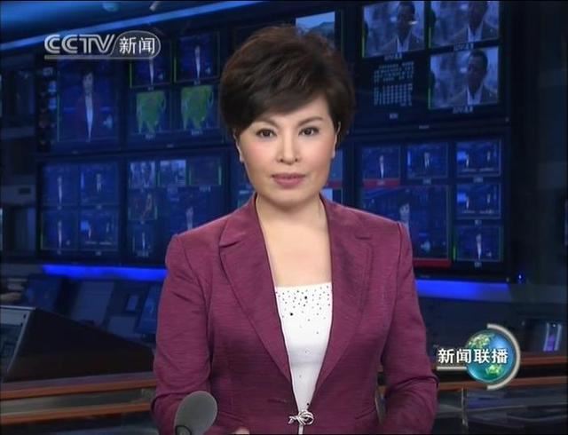 李瑞英揭央视主播团队管理：迟到可遭停播处罚