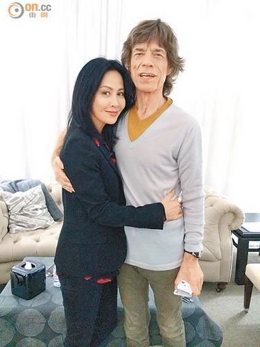 刘嘉玲澳门会滚石乐队 巧遇张震夫妇齐合照