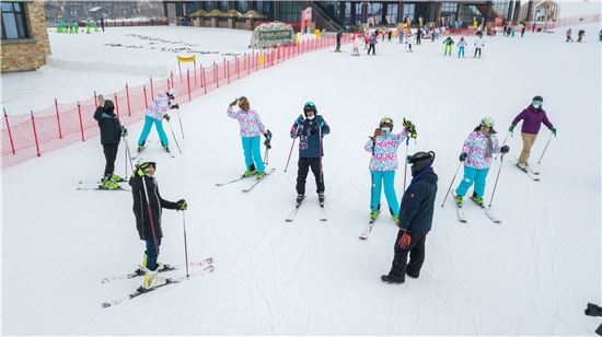“冬奥冰雪·吉致视界”外籍友人“畅冰雪”“品文化” “冬奥冰雪·吉致视界”外籍友人“畅冰雪”“品文化”