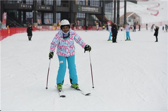 “冬奥冰雪·吉致视界”外籍友人“畅冰雪”“品文化” “冬奥冰雪·吉致视界”外籍友人“畅冰雪”“品文化”
